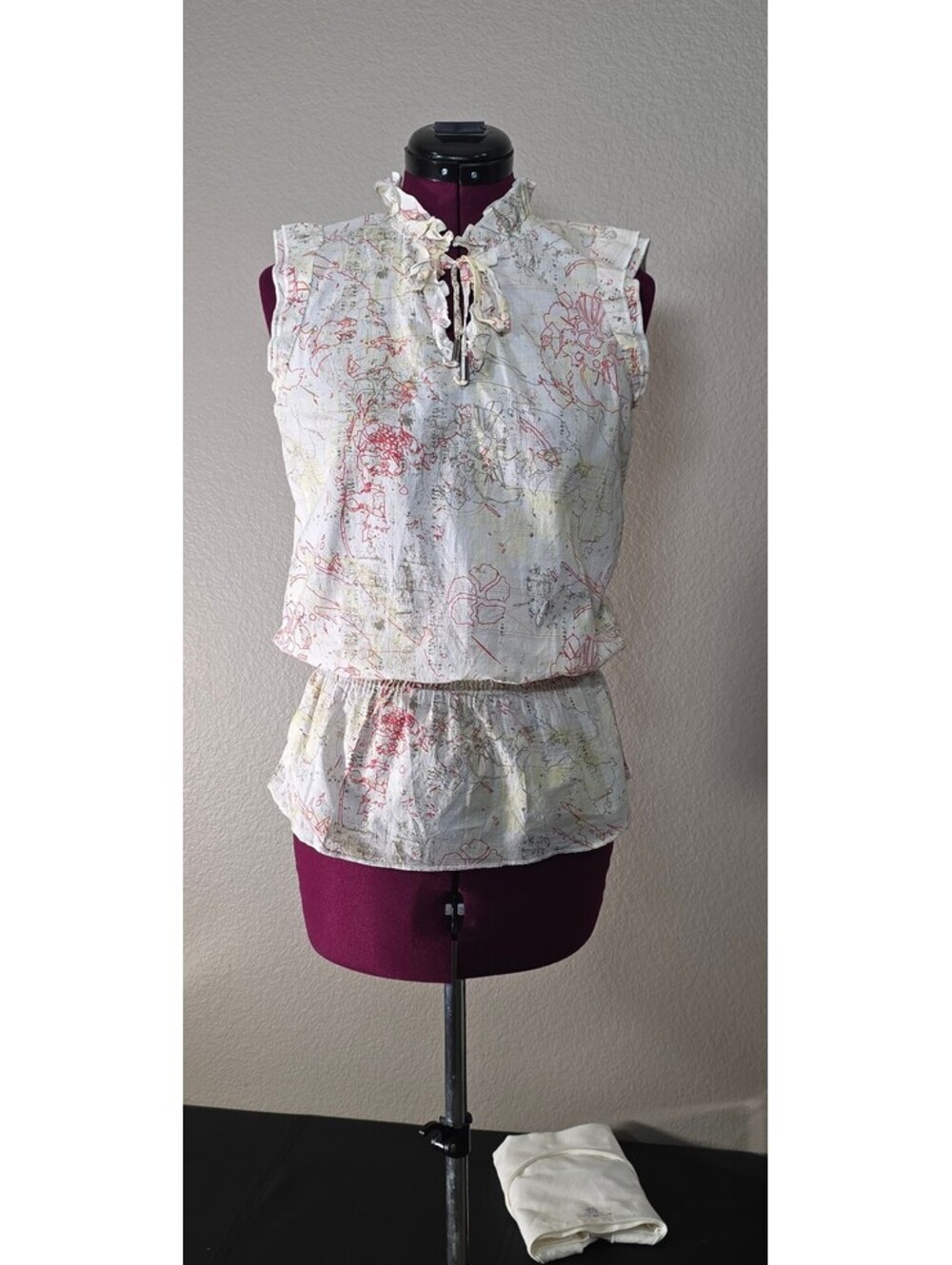 Vintage Oakley Hibiscus top